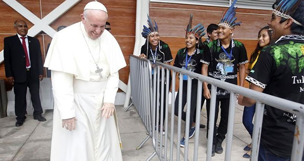 Papa denuncia opresión a indígenas en Perú por interés económico