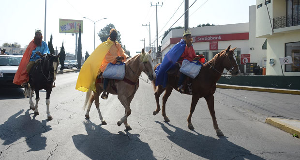 Ayuntamiento de Puebla organiza desfile de Reyes Magos