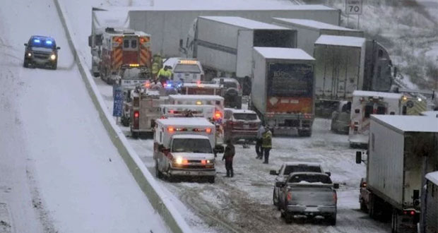 Bajas temperaturas dejan 5 muertos y 300 choques en Texas