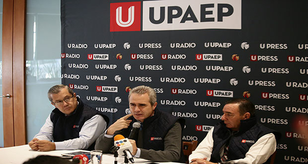 El rector de la UPAEP, el mtro. José Baños Ardavin, ofreció rueda de prensa.