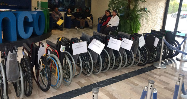 Antorcha dona 9 sillas de ruedas a familias de Puebla capital