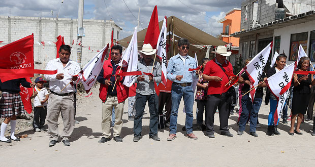 Comuna amplía drenaje sanitario en colonias populares de Ocoyucan