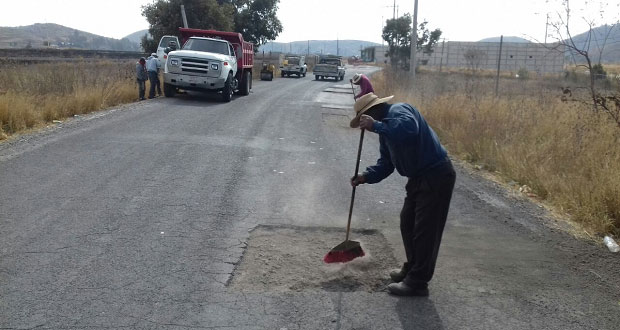 Comuna de Ocoyucan implementa programa de bacheo 2018