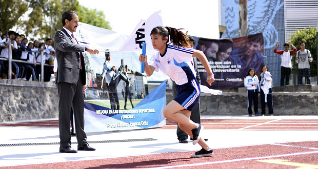 Abren canchas múltiples en Química y prepa 2 de Octubre de BUAP