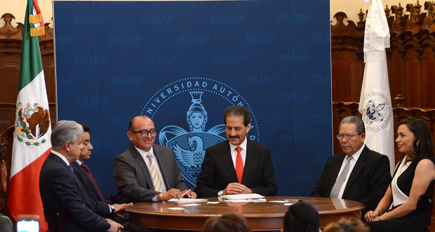 Sin ser suficiente, BUAP y sindicatos pactan alza salarial de 3.4%. Foto: EsImagen