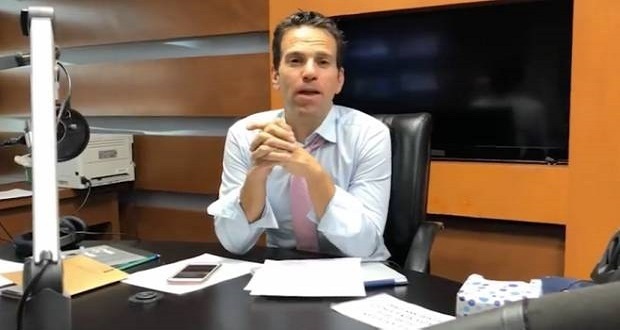 Tras 10 años en noticiario, Carlos Loret deja Radio Fórmula. Foto: SDP Noticias