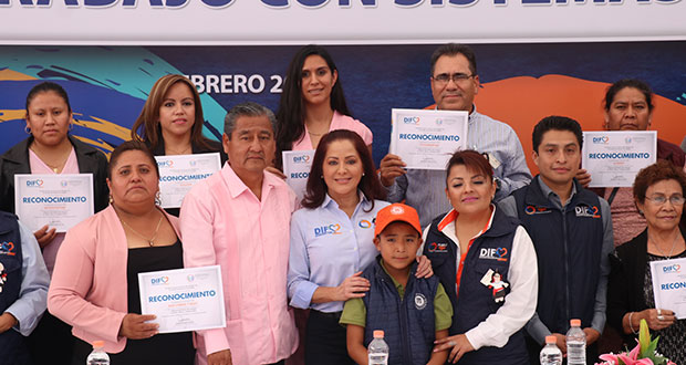 Estuvieron presentes la presidenta del Patronato del Smdif y el presidente municipal de San Gabriel Chilac. Foto: Especial
