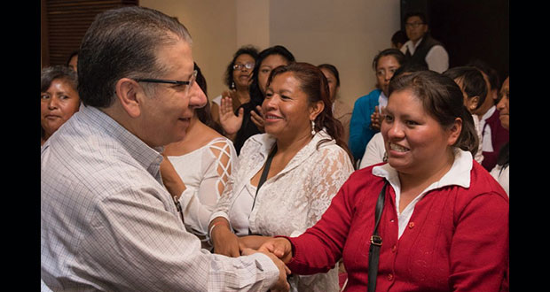 Mujeres son quienes hacen un mejor papel en los gobiernos: Doger