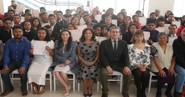 Dinorah López atestigua 100 bodas gratuitas en Puebla. Foto: Especial