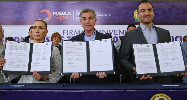 Gali firma convenio a favor de trabajadores del estado