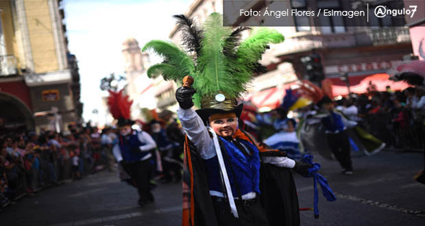 Previo a Semana Santa, más de 600 huehues recorren el Centro Histórico. Foto: EsImagen