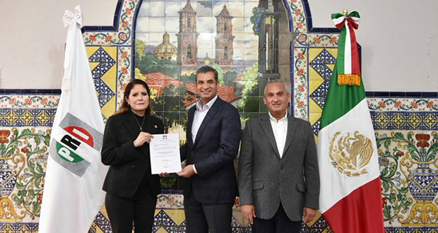 PRI nombra a María Esther Scherman como delegada en Puebla