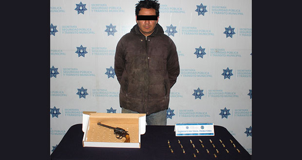 Detienen a hombre por portación ilegal de arma de fuego en Puebla