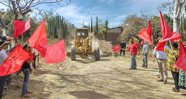 Comuna inicia pavimentación de calle en Cuayuca de Andrade