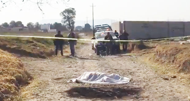 Elementos de la policía municipal acudieron al sitio para acordonarlo, donde encontraron el cuerpo con algunas lesiones. Foto: Especial