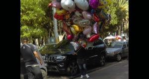 Pese a estar prohibido, hay al menos 12 ambulantes en el Parque Juárez