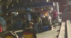 Pese a estar prohibido, hay al menos 12 ambulantes en el Parque Juárez