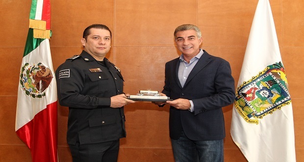 Gali recibe reconocimiento "Mérito Ferroviario" por el combate del robo a trenes. Foto: Especial