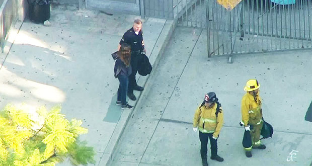 Balacera en secundaría de Los Ángeles deja 2 heridos