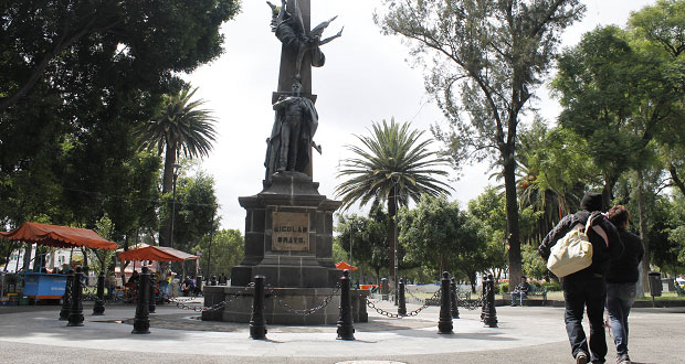 Comuna buscará recuperar baños concesionados de parques Juárez y Bravo