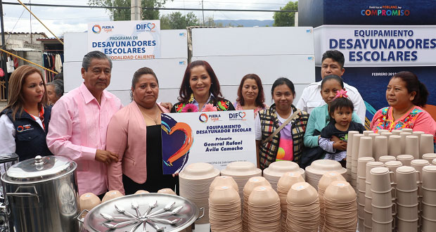 DIF entrega mil 143 despensas a familias de San Gabriel Chilac