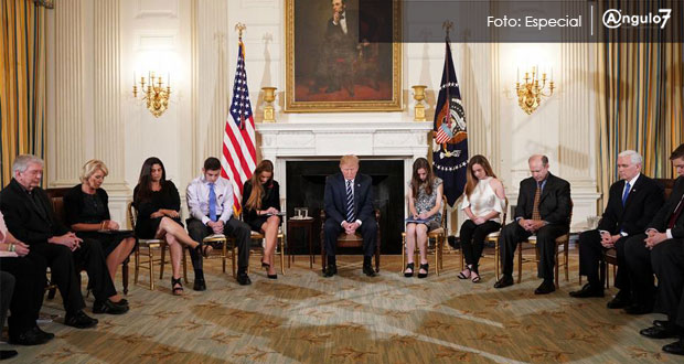 Luego de un tiroteo en Estados Unidos, el presidente Trump aseguró analizar la posibilidad de armar algunos profesores y restringir el acceso de armas. Foto: Especial