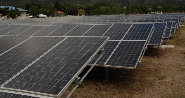 Bienestar instala 65 paneles solares en Huauchinango y Xicotepec