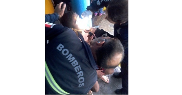 Atienden a 5 personas por contusiones en balneario de Puebla