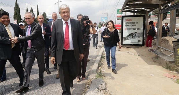 AMLO exige a medias justicia por homicidio de precandidato de Morena. Foto: Jafet Moz/EsImagen