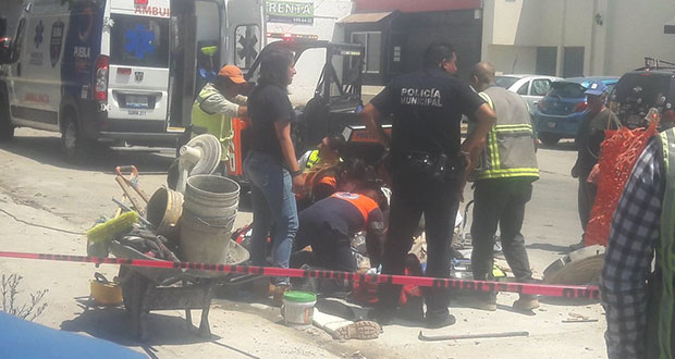 Tras caer en alcantarilla, muere ahogado trabajador en la Juárez