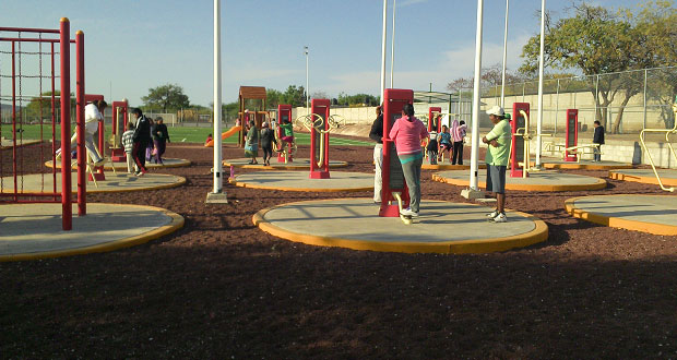 Antorcha gestiona construcción de Unidad deportiva en Ixcaquixtla