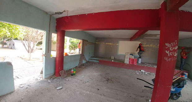 Inician rehabilitación de bachillerato dañado por sismo en Acatlán