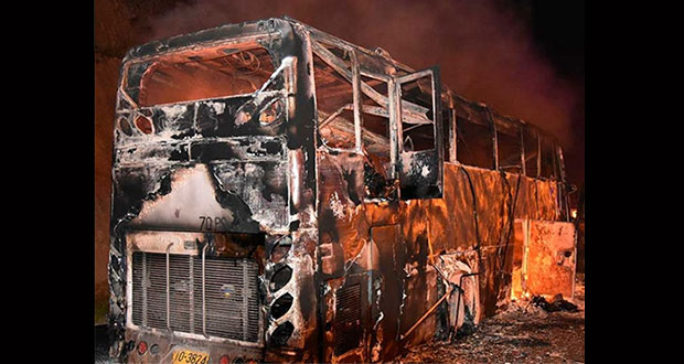 Autobús de obreros migrantes se incendia en Tailandia