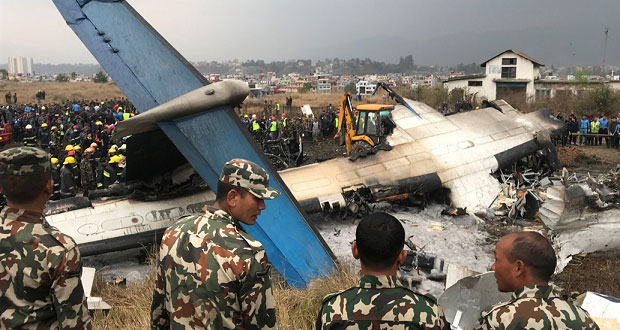 Avión se accidenta en Nepal y al menos deja 49 muertos