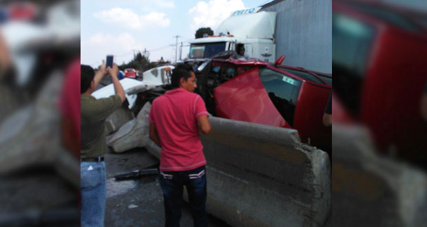 En choque en la Puebla-Orizaba, tráiler enviste a 2 coches