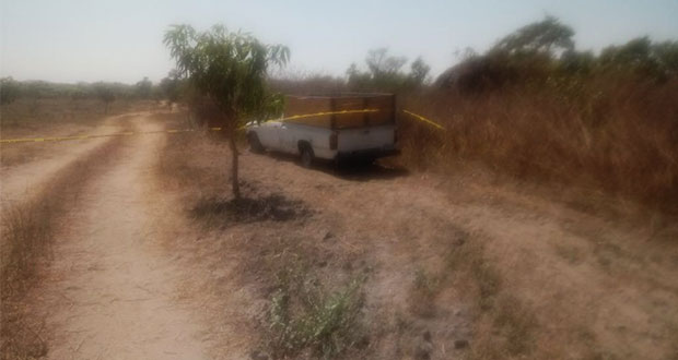Hallan ocho cuerpos en camioneta abandonada en Oaxaca