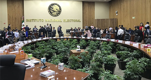 INE aprueba sanciones por 2.2 mdp a independientes a Presidencia