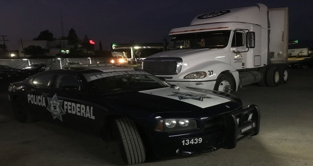 En la Cuacnopalan-Oaxaca, detienen a dos por robar camión y secuestrar a chofer. Foto: Especial