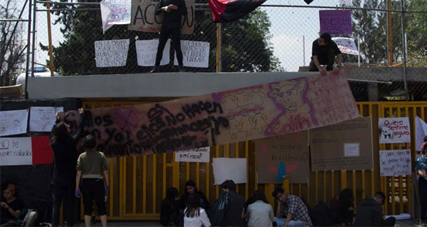 UNAM despide a profesor tras protesta de alumnos por acoso sexual