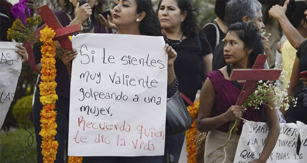 Protestan en UNAM por acoso sexual