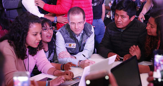 Ricardo Anaya inicia campaña con un maratón de 12 horas