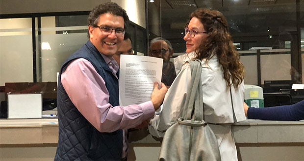 Ríos Piter pide a INE registrar candidatura independiente