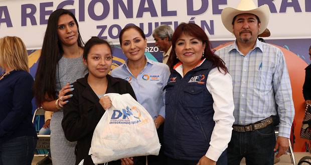 Sedif entrega 3 mil 180 despensas a niños y adultos de Zoquitlán
