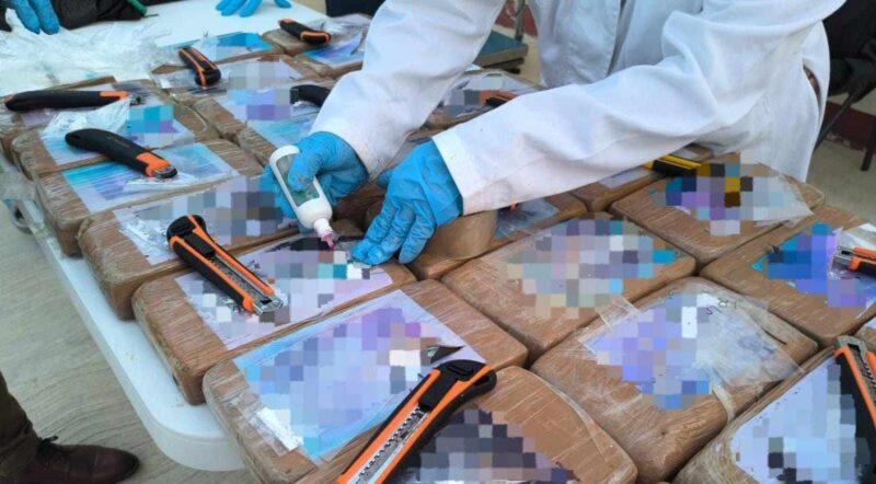 Detienen a 3 sujetos por posesión de cocaína en Camino Real