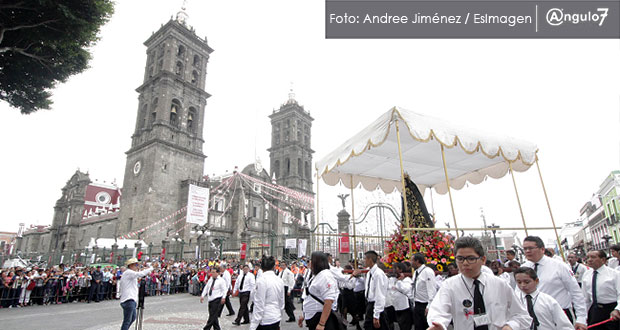 En procesión de Viernes Santo, arzobispo urge combatir inseguridad en Puebla