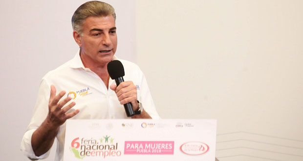 En feria de empleo, llama Gali a erradicar machismo en Puebla
