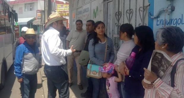 Alejandro Carvajal hace campaña en el distrito 6 federal