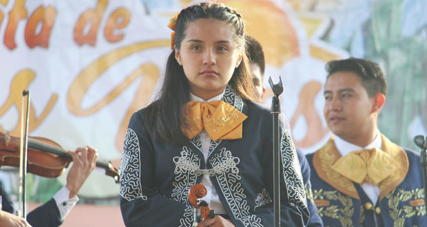 Mariachi de Antorcha ameniza la octava “Feria de la Gordita”