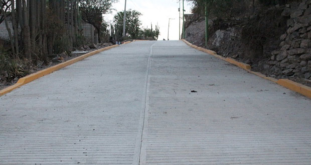 Pavimentan calle “Camino del trabajo” en San Gabriel Chilac