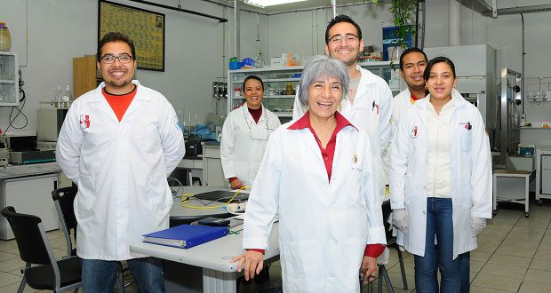Química María Elizalde, de la BUAP, con 6 patentes en 4 países